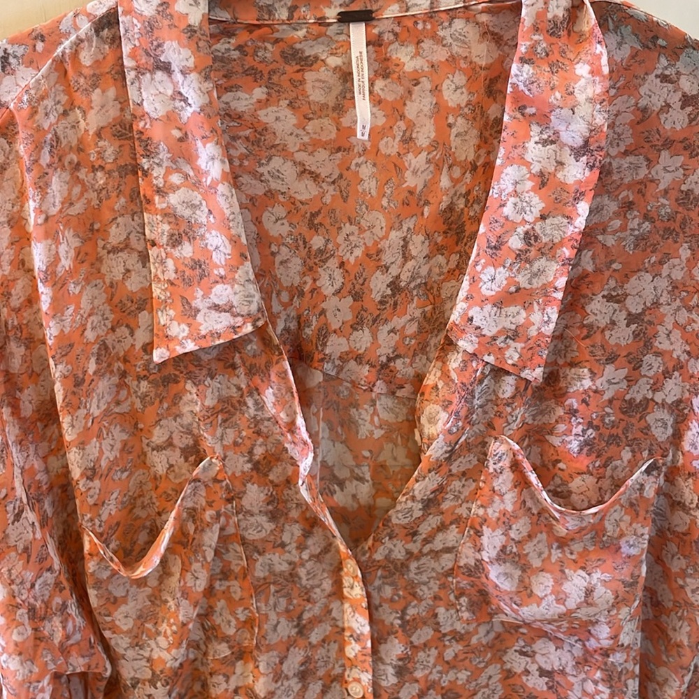 Free People Pale Peach Floral Sheer Button Down Blouse with Front Pockets - Picture 2 of 6